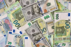 یورو ارزان شد، دلار بدون تغییر در بازار ارز